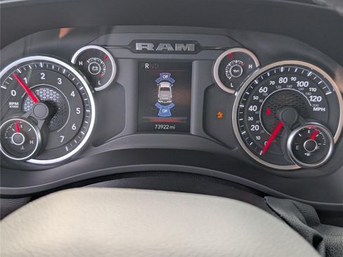 Used 2025 RAM 2500 Big Horn AWD/4WD image 33