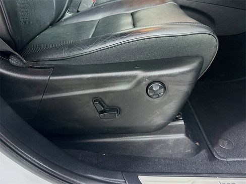 Used 2019 Jeep Grand Cherokee High Altitude image 24