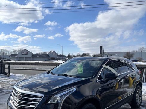 Used 2017 Cadillac XT5 Luxury image 3