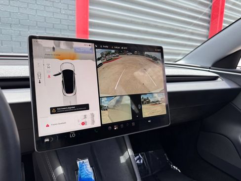 Used 2024 Tesla Model 3 Standard Range RWD image 29