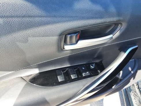 Used 2019 Toyota Corolla XSE image 10