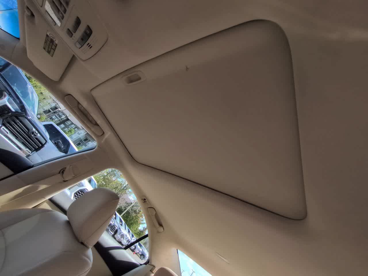 Used 2010 Lexus ES 350 w/ Preferred Accessory Package FWD image 19