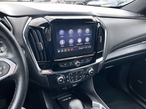 Used 2023 Chevrolet Traverse RS AWD/4WD image 19