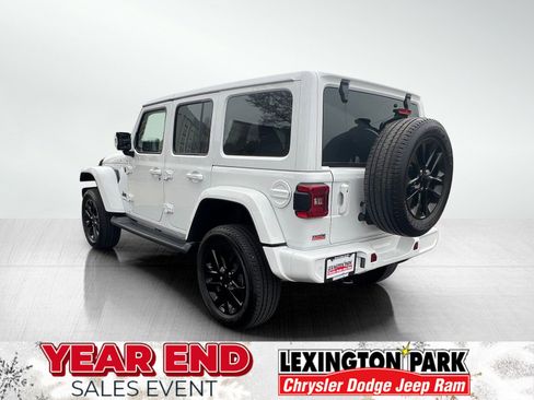 Used 2023 Jeep Wrangler Unlimited Sahara image 7