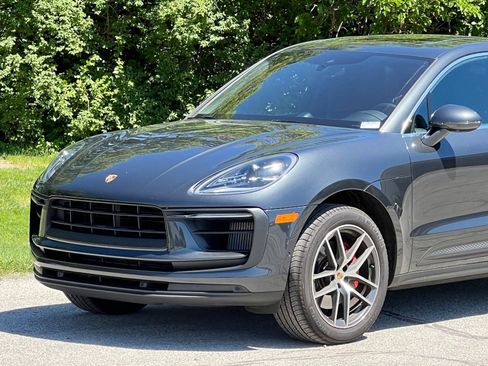 Certified 2022 Porsche Macan S AWD/4WD image 10