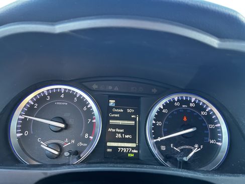 Used 2018 Toyota Highlander SE image 16