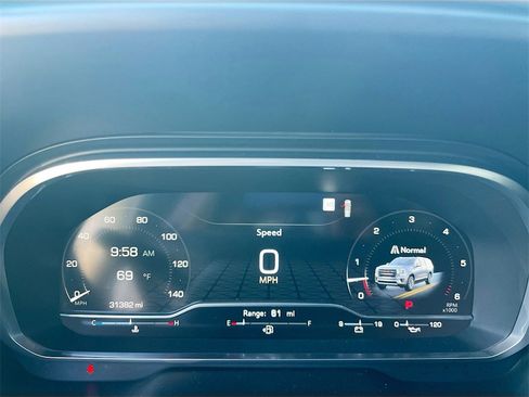 Used 2023 GMC Yukon XL SLT w/ SLT Luxury Package image 15