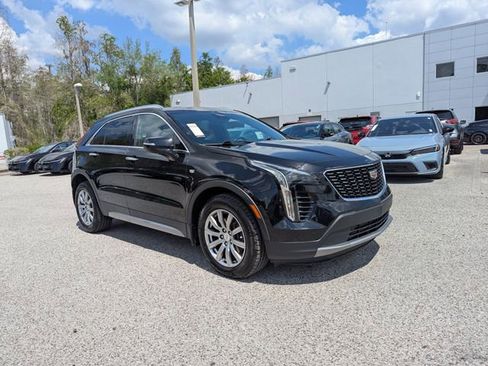 Used 2021 Cadillac XT4 Premium Luxury FWD image 2