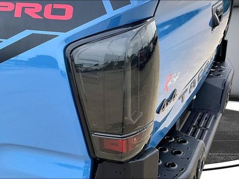 Used 2018 Toyota Tacoma TRD Pro AWD/4WD image 24