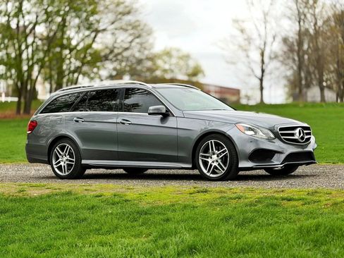 Used 2016 Mercedes-Benz E 350 4MATIC Wagon image 5