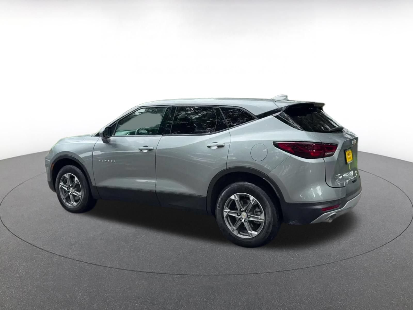 Used 2026 Chevrolet Blazer LT FWD image 10