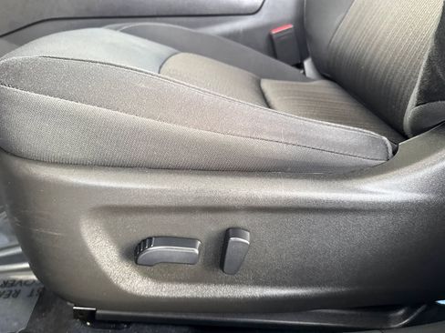 Used 2024 Nissan Altima 2.5 SV FWD image 14