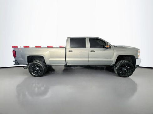 Used 2017 Chevrolet Silverado 2500 LT w/ LT Convenience Package AWD/4WD image 8