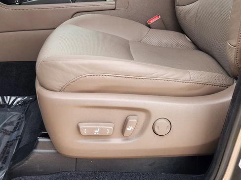 Used 2023 Lexus GX 460 Luxury w/ Sport Design Package image 23