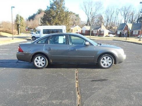 Used 2006 Ford Five Hundred SE image 1