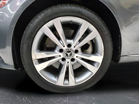 Used 2019 Mercedes-Benz C 300 4MATIC Sedan image 9