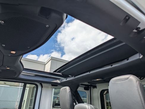 New 2025 Jeep Wrangler Rubicon w/ Technology Group image 29