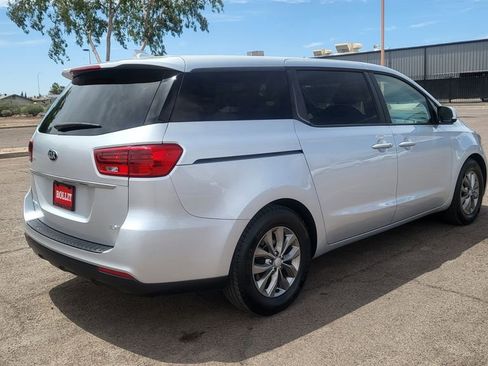 Used 2019 Kia Sedona LX FWD image 9