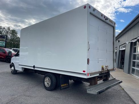 Used 2019 GMC Savana 3500 Extended RWD image 5
