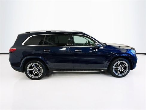 Used 2022 Mercedes-Benz GLS 450 4MATIC w/ AMG Line Exterior image 4