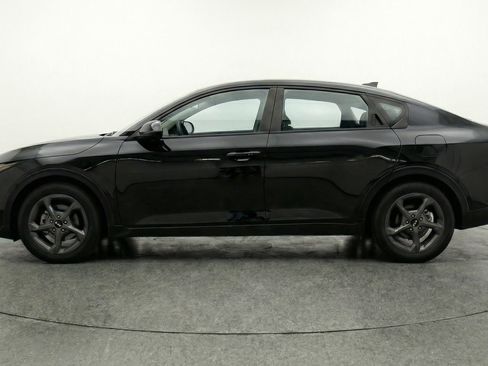 Used 2025 Kia K4 LXS image 5