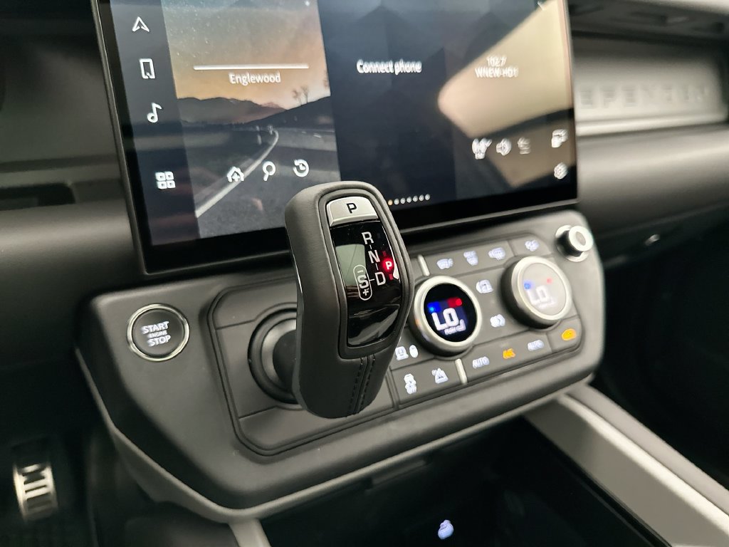 New 2026 Land Rover Defender 90 V8 AWD/4WD image 12