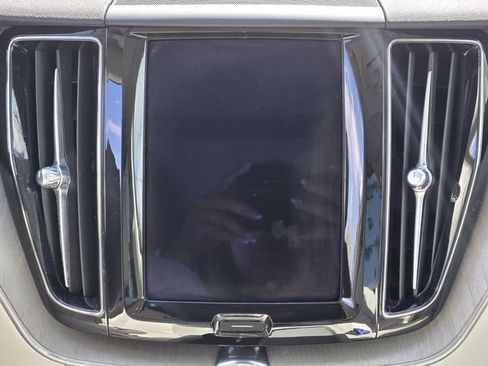 Used 2023 Volvo XC60 B5 Plus w/ Protection Package Premier image 19