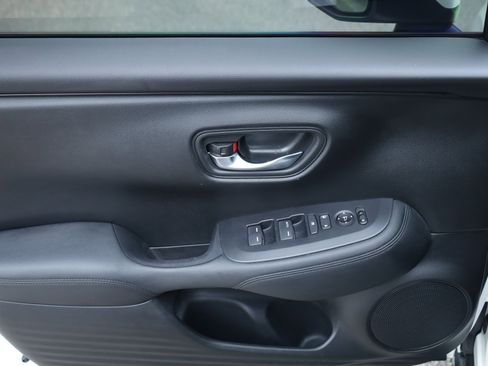 Used 2023 Honda HR-V LX image 17