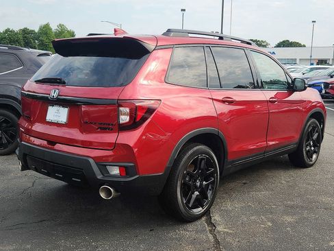 Certified 2024 Honda Passport Black Edition image 6