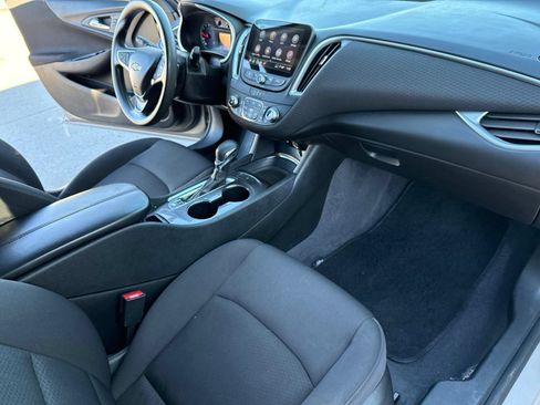 Used 2023 Chevrolet Malibu LT FWD image 25