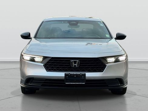 Used 2024 Honda Accord Sport image 2