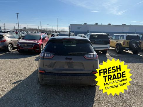 Used 2023 Jeep Cherokee Altitude Lux image 4