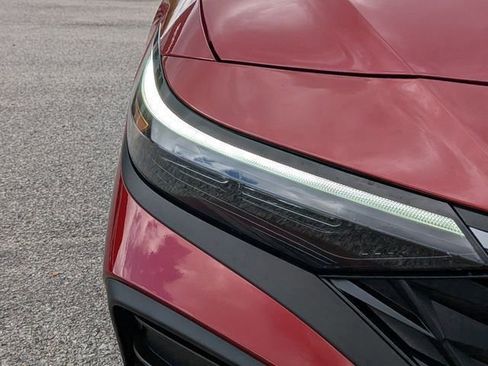 Certified 2025 Hyundai Elantra Sport FWD image 10