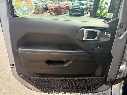 Used 2021 Jeep Wrangler Unlimited Sahara AWD/4WD image 17
