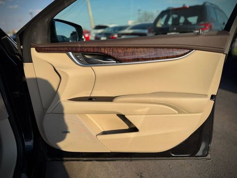 Used 2013 Cadillac XTS Premium image 36