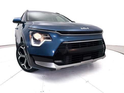 Certified 2025 Kia Niro EX Touring FWD image 7