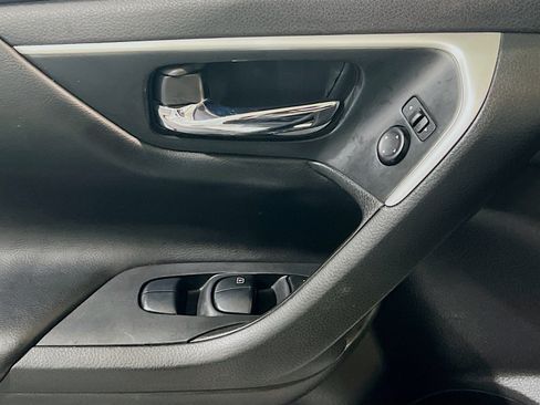Used 2018 Nissan Altima 2.5 SV FWD image 13
