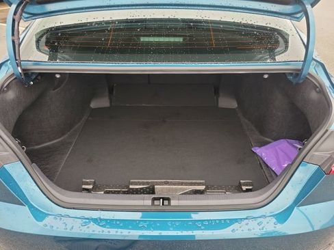 Used 2025 Toyota Camry LE w/ Convenience Package image 9