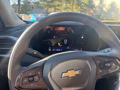 Used 2025 Chevrolet TrailBlazer LT w/ Driver Confidence Package image 32