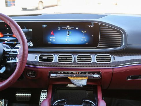 New 2026 Mercedes-Benz GLS 63 AMG 4MATIC image 11