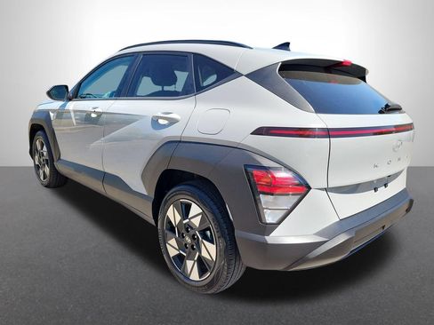 Used 2024 Hyundai Kona SEL FWD image 3