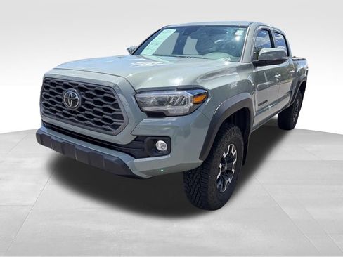 Used 2023 Toyota Tacoma TRD Off-Road w/ Black Out Package (TMS) AWD/4WD image 3