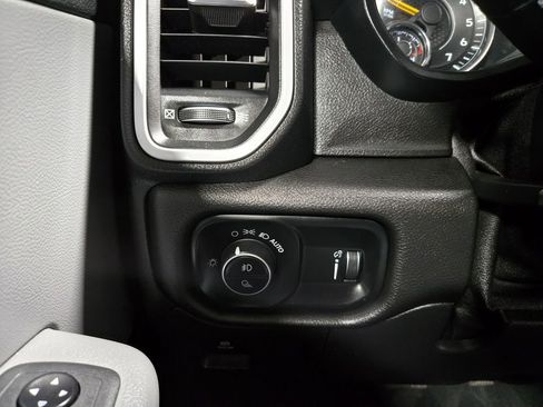 Used 2021 RAM 1500 Big Horn AWD/4WD image 13