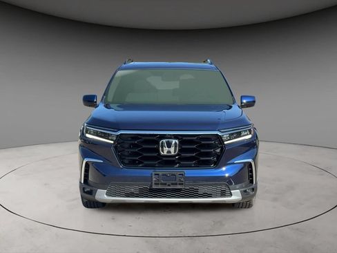 Used 2025 Honda Pilot Elite image 2