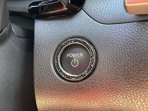 Used 2025 Toyota Camry SE w/ Convenience Package FWD image 27
