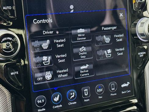 Used 2019 RAM 1500 Limited w/ Advanced Safety Group AWD/4WD image 23