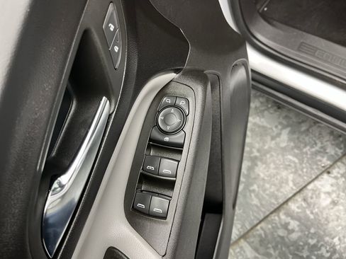 Certified 2024 Chevrolet Equinox LS image 8