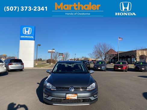 Used 2018 Volkswagen Golf Alltrack S image 8