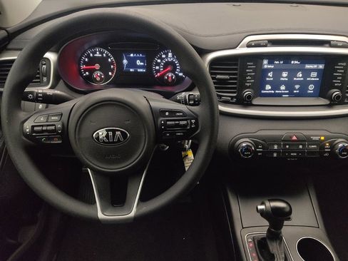 Used 2018 Kia Sorento LX image 22