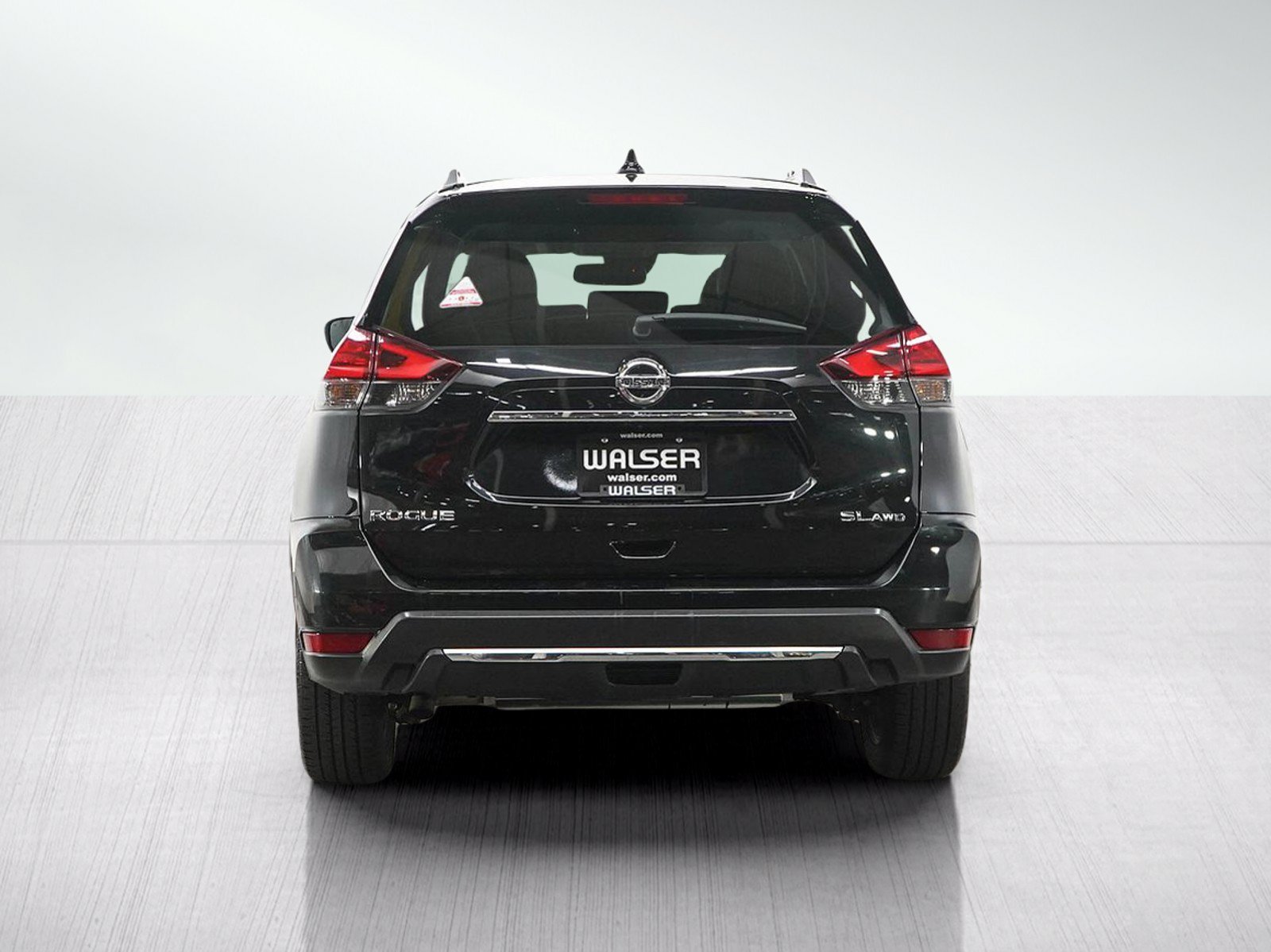 Used 2017 Nissan Rogue SL w/ SL Premium Package AWD/4WD image 4